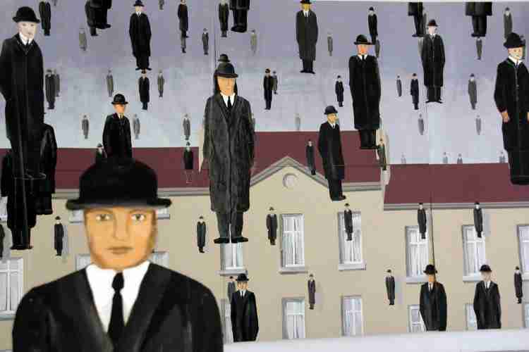 Kunstaktion-Surrealismus-2012-nach-Rene-Magritte-in-der-Friedberger-KunstSchule-von-Rose-Maier-Haid